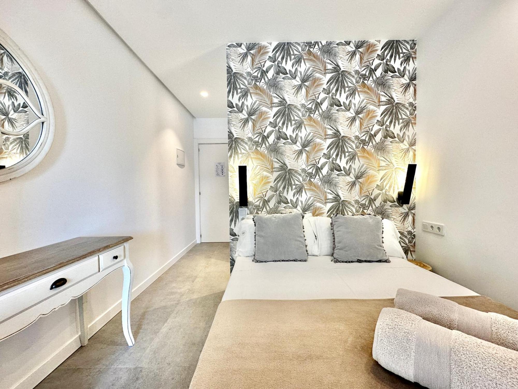 Loft 18 Beachfront Center Aparthotel Marbella